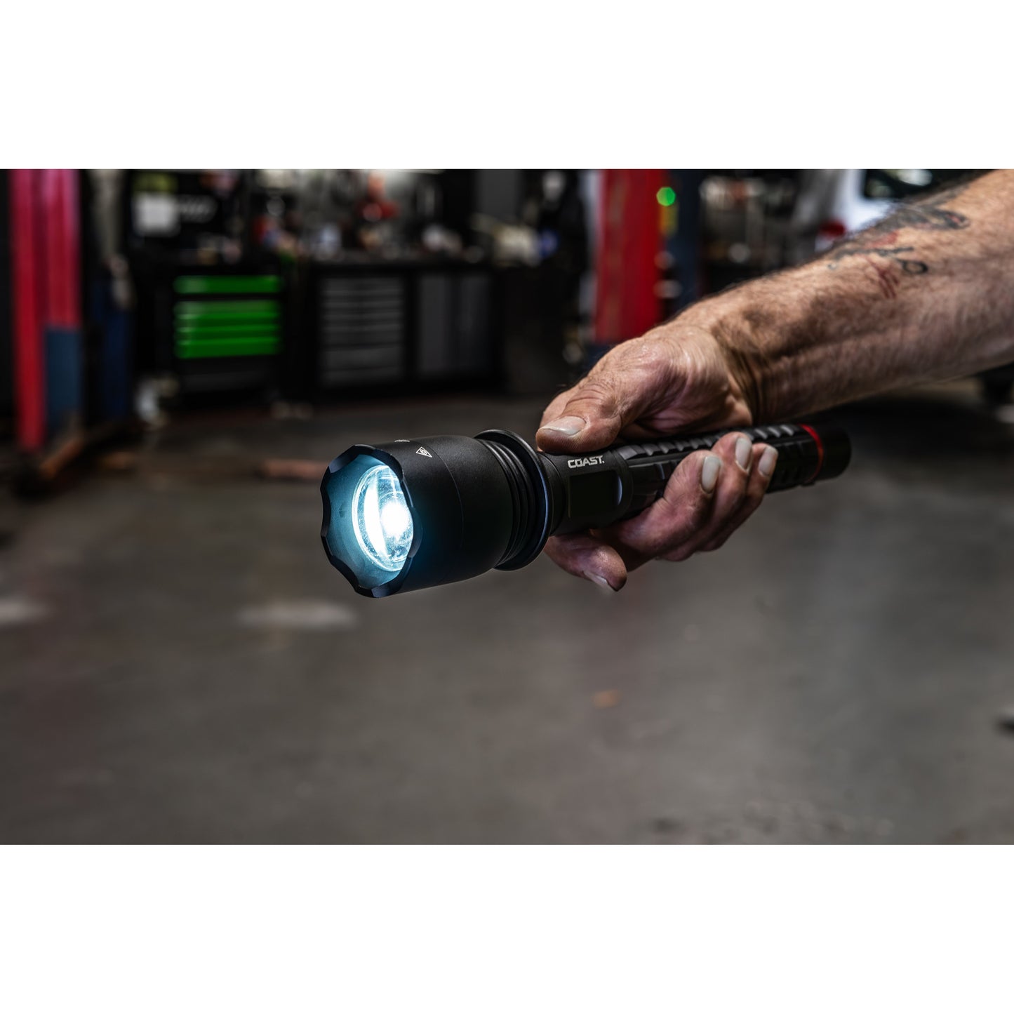 COAST 8000 Lumen Torch with Power iQ Display