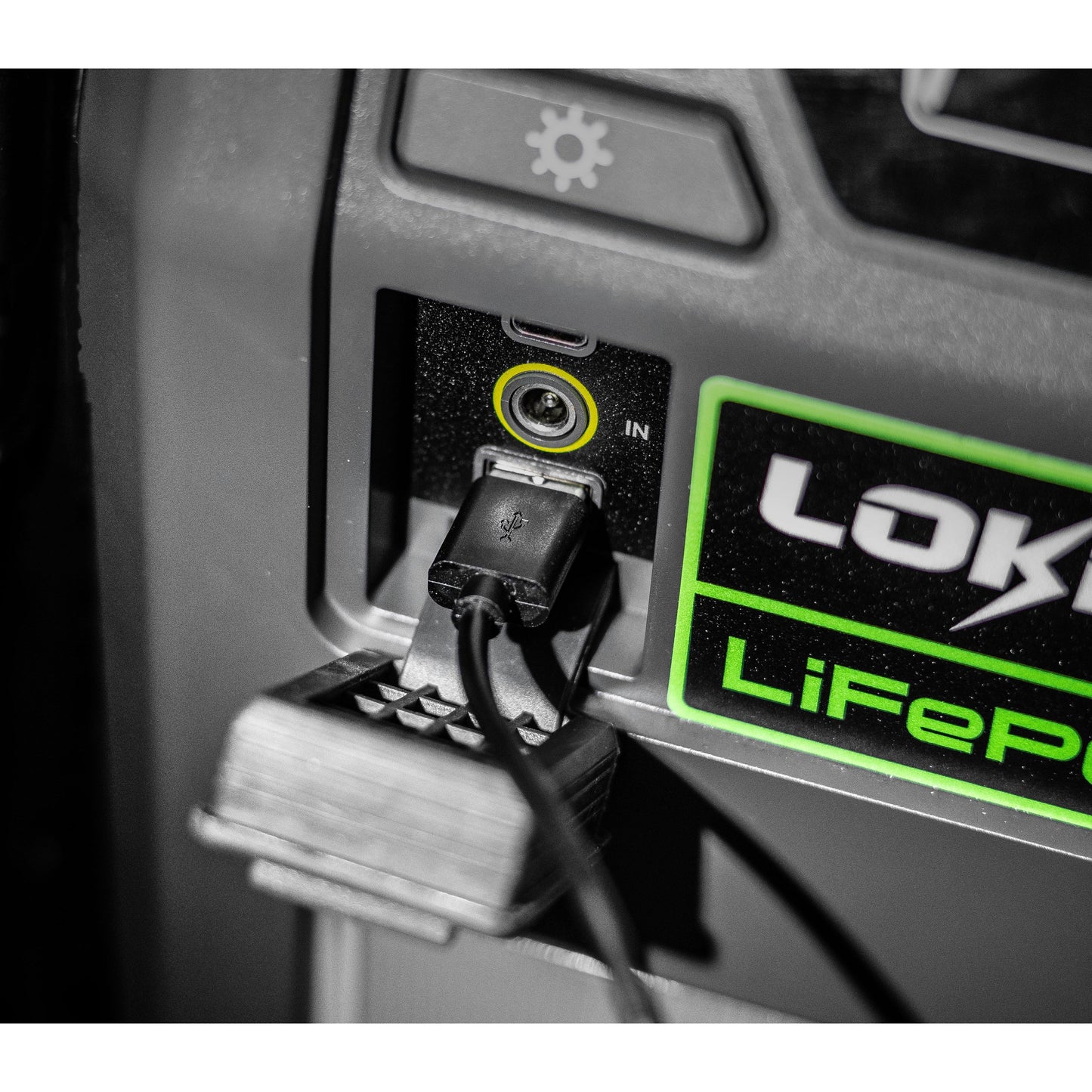 LOKITHOR 12v/24v 10,000A Heavy-Duty Jump Starter